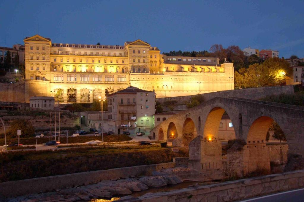 Hostal La Masia Manresa Dış mekan fotoğraf